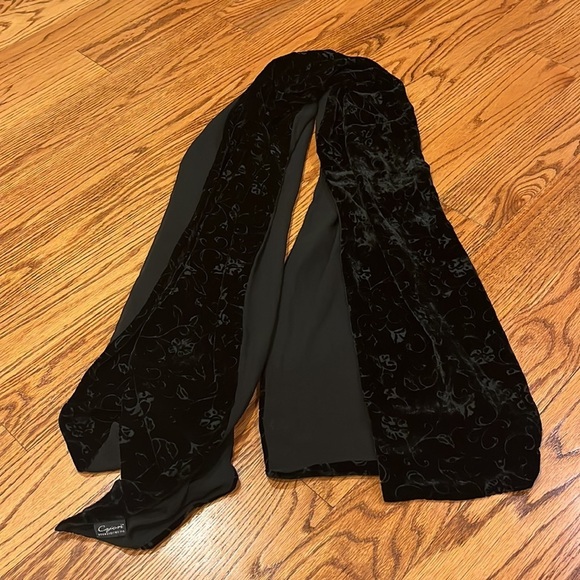 Cejon Woman’s Black Velvet Scarf - Picture 1 of 4